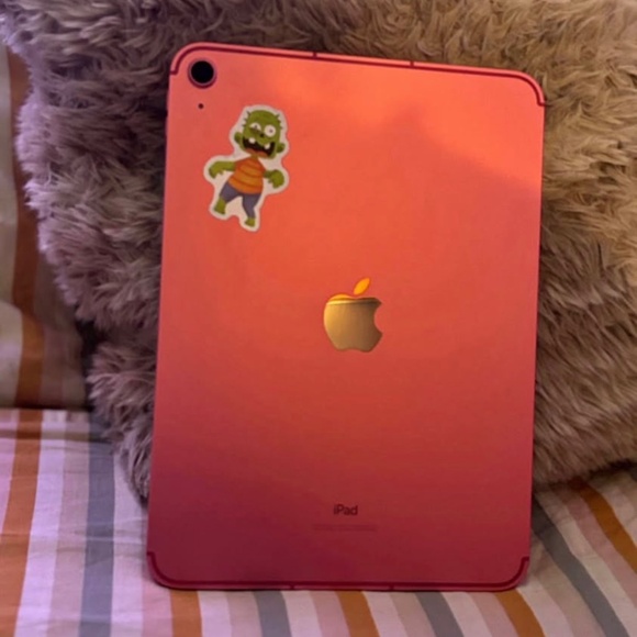 Gen 10th iPad - Picture 4 of 4